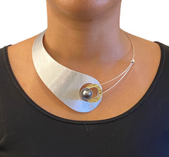 Collar necklace