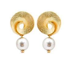 Pearl drop earrings